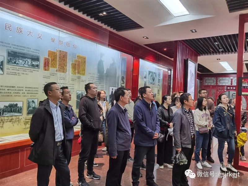 天水市政府金融辦、甘肅金控天水擔(dān)保公司、天水卓雅服飾公司黨支部聯(lián)合舉行主題黨日活動(dòng)